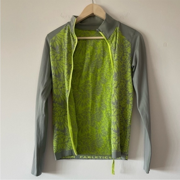 Fabletics gray/neon full zipper jacket. Medium - Picture 5 of 9